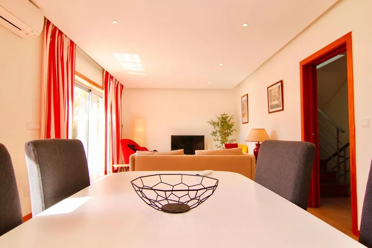 Lovelystay - Modern 3Bedroom Duplex W/Pool Alcantarilha Portugal