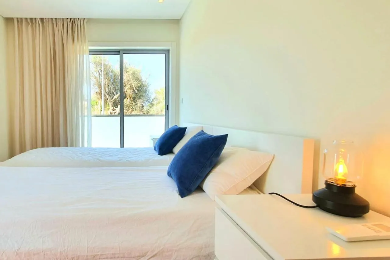 Lovelystay - Modern 3Bedroom Duplex W/Pool Alcantarilha 0*,  Portugal
