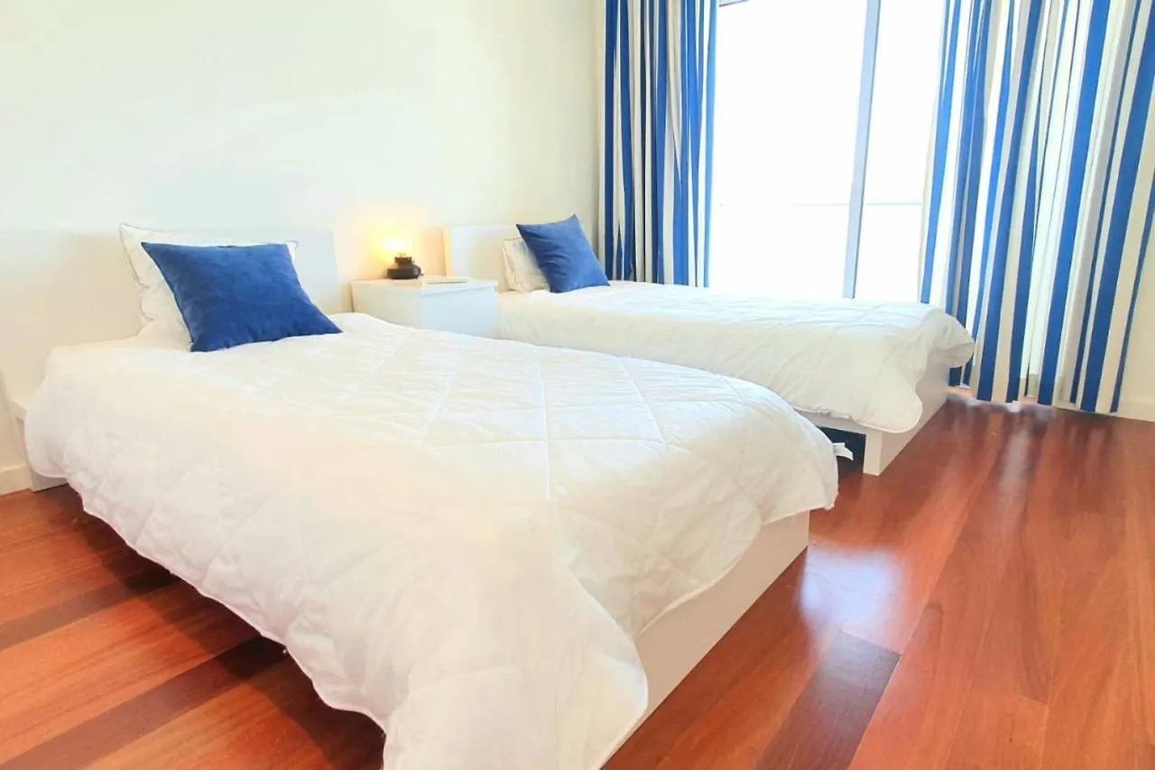 Lovelystay - Modern 3Bedroom Duplex W/Pool Alcantarilha