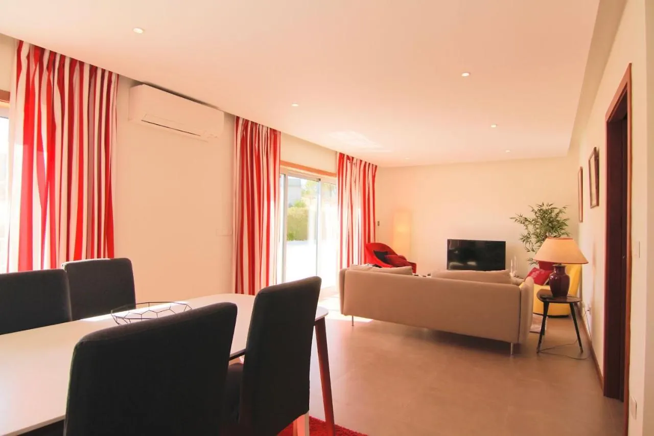Holiday home Lovelystay - Modern 3Bedroom Duplex W/Pool Alcantarilha