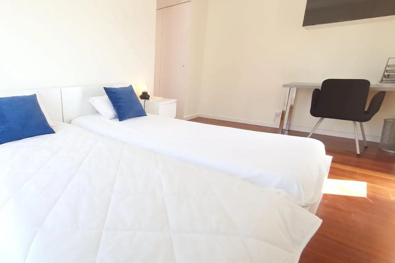 Lovelystay - Modern 3Bedroom Duplex W/Pool Alcantarilha 0*,  Portugal