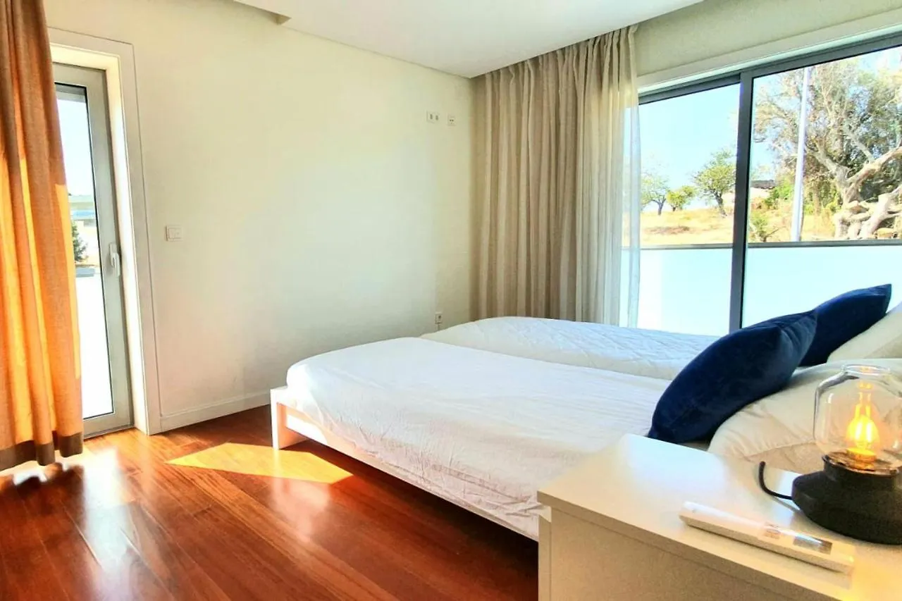 Lovelystay - Modern 3Bedroom Duplex W/Pool Alcantarilha 0*,