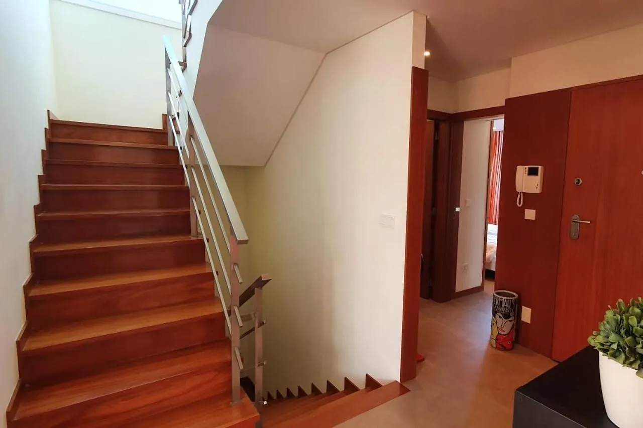 Lovelystay - Modern 3Bedroom Duplex W/Pool 阿尔坎塔里利亚 度假居